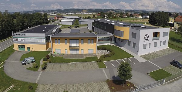 HENNLICH in Suben HENNLICH - neues Betriebsgebäude in Suben bei Schärding