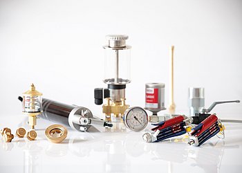 Verschiedene Produkte im Bereich Schmiertechnik